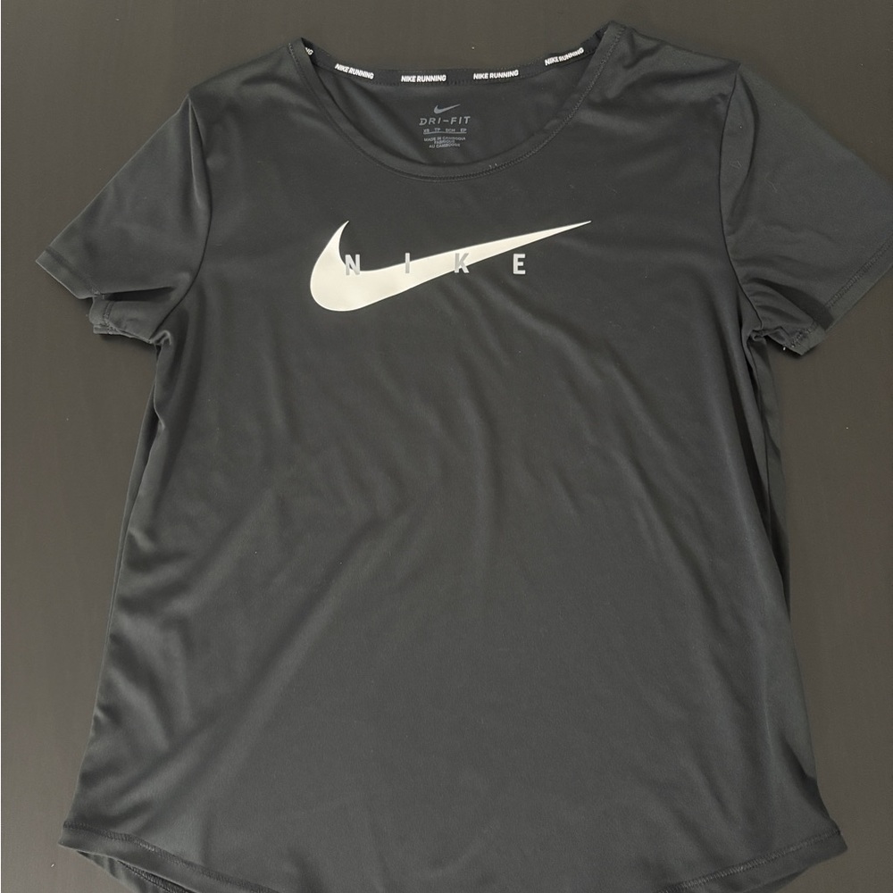 Nike Women's Black Short Sleeve Tee